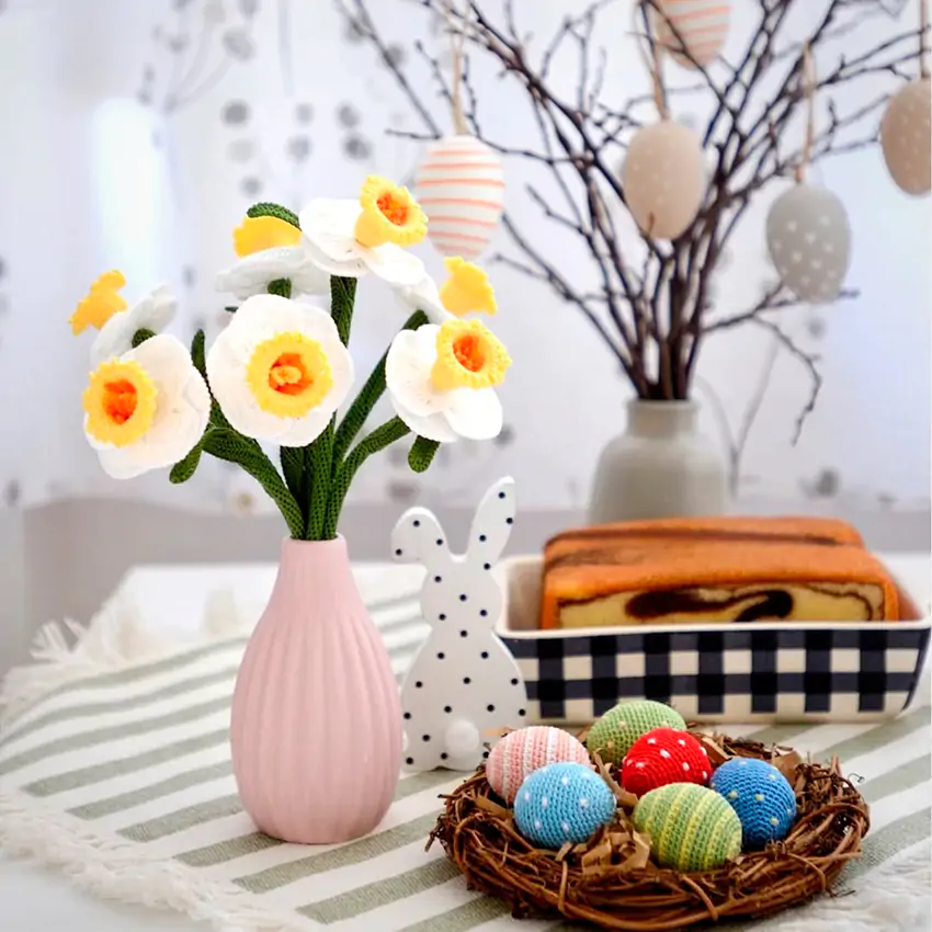 Нарциссы и пасхальные яйца