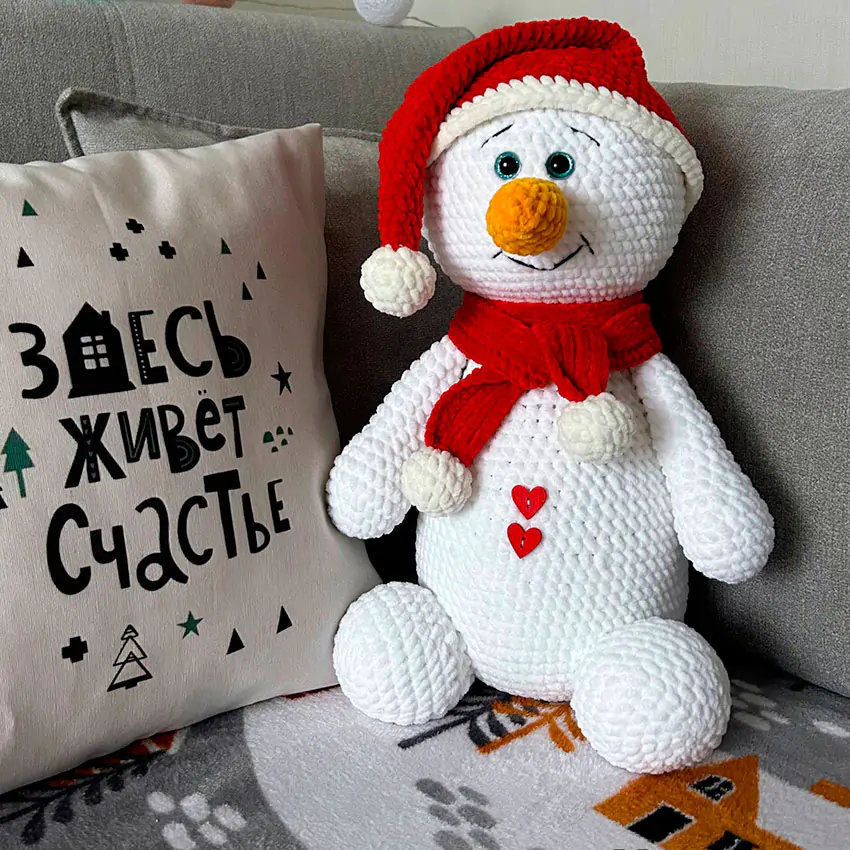 Плюшевый снеговик