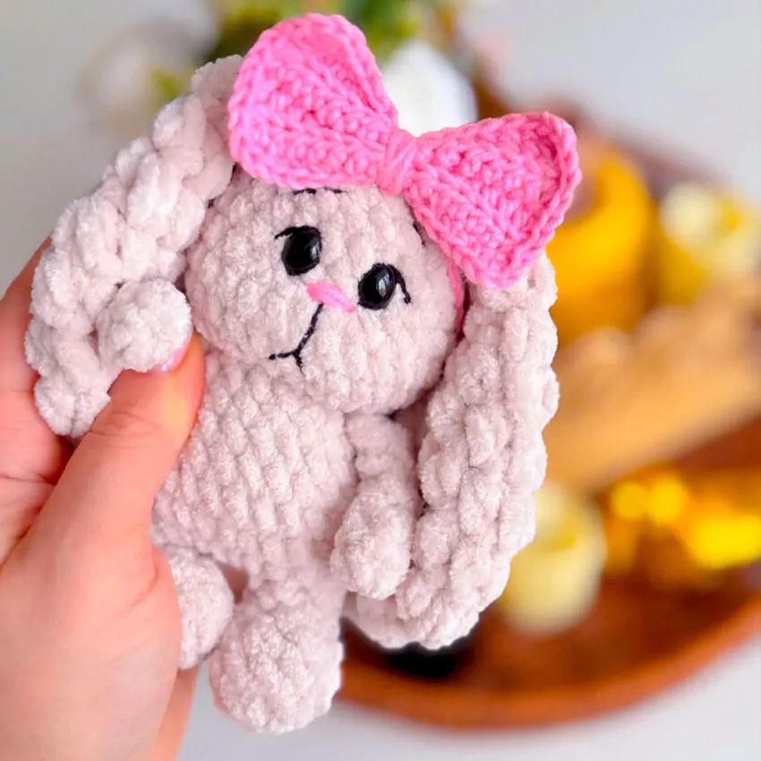 Зайка с бантиком